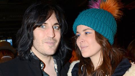 Bake Off star Noel Fielding stuns fans with FIRST picture of his .